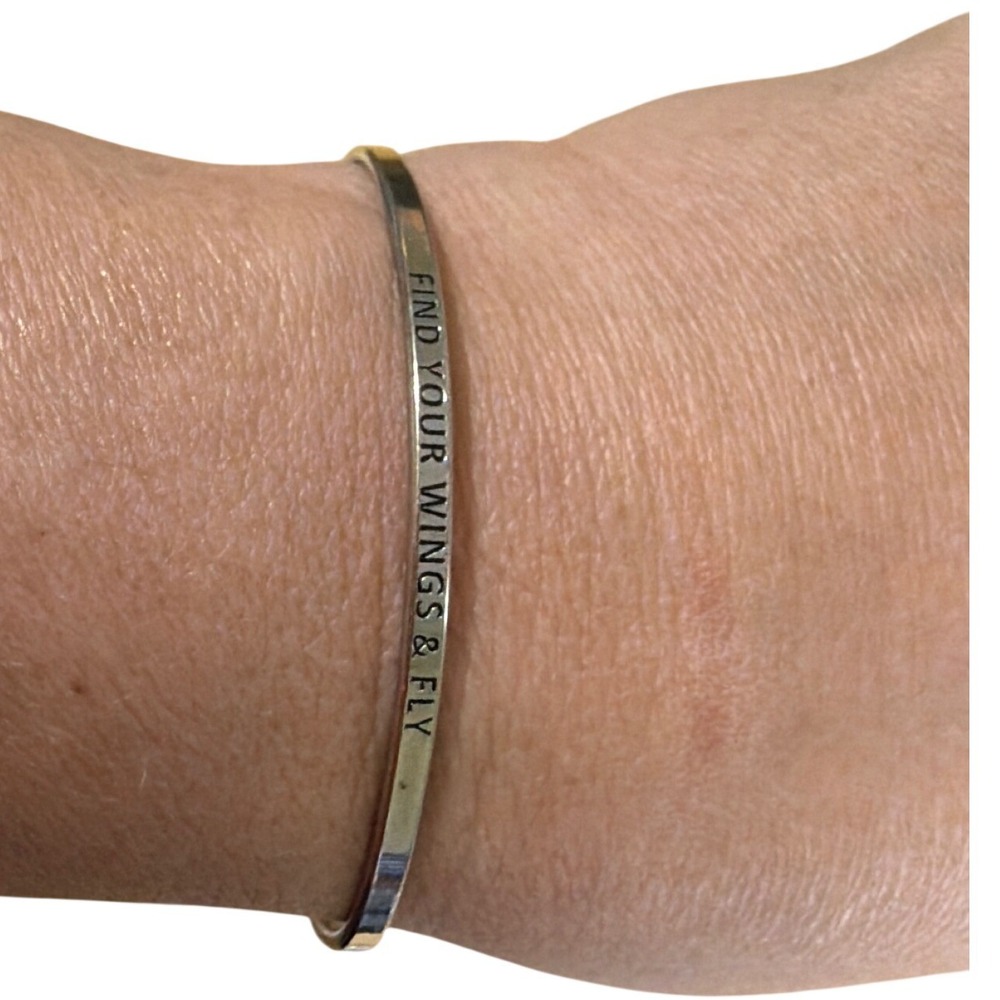 Find‎ Your Wings & Fly Engraved Silver Tone Bangle Bracelet Hook Closure Gift